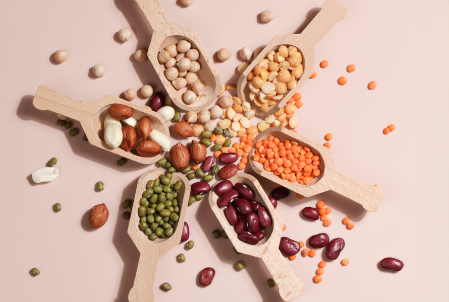 Eisenreiche Vielfalt: Hülsenfrüchte auf einen Blick Linsen, Bohnen & Co. liefern wertvolles pflanzliches Eisen. Ideal in Kombination mit Vitamin C für eine bessere Aufnahme – und vielseitig in der Küche einsetzbar.